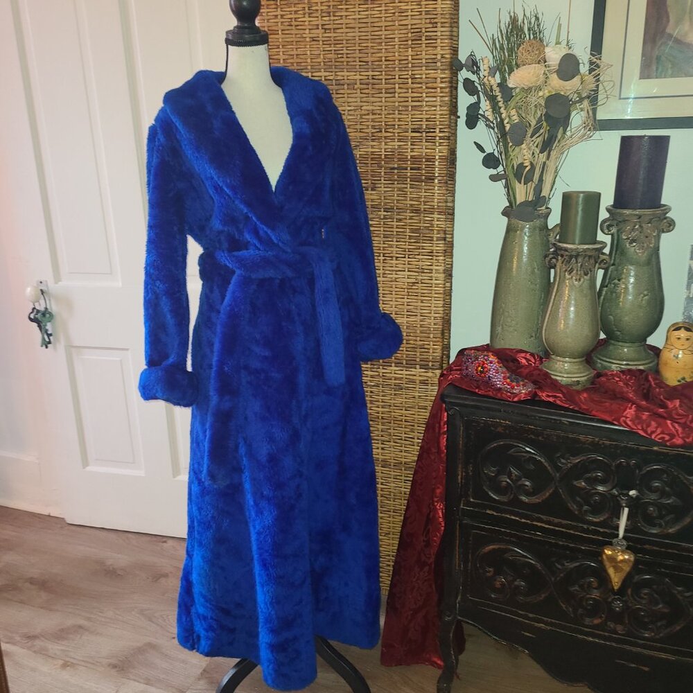 Elegant Royal Blue Women's Plush Robe